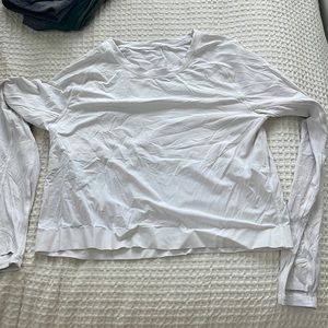 Lululemon crop long sleeve shirt in white. Size 4